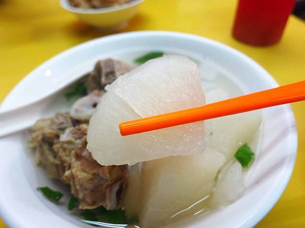 【台北美食】古都刈包油飯-美味的油飯和蘿蔔湯