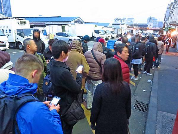 【東京美食】壽司大-排五個小時以上才能吃到的築地壽司店 【東京美食】壽司大-排五個小時以上才能吃到的築地壽司店