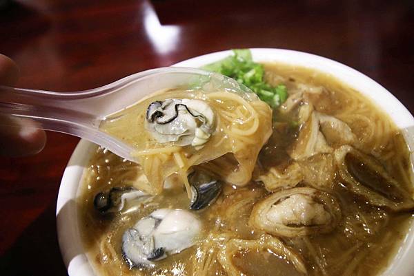 【桃園美食】郭記腸蚵麵線-中正路推薦小吃、現炸臭豆腐、雞排