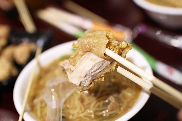 【桃園美食】郭記腸蚵麵線-中正路推薦小吃、現炸臭豆腐、雞排