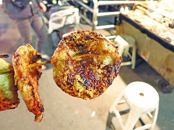 【蘆洲美食】胖阿姨碳烤-夜市裡的超人氣炭烤店 【蘆洲美食】胖阿姨碳烤-夜市裡的超人氣炭烤店