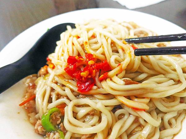 【永和美食】拋投肉麵-清爽不油膩的特殊美食