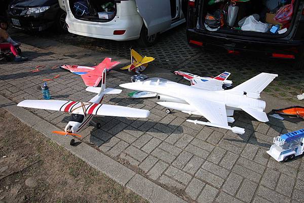 【台北旅遊】木柵福德坑親子滑草、深坑老街一日遊