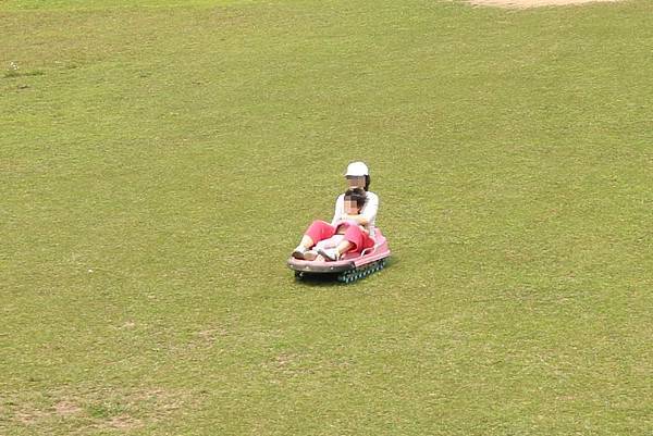 【台北旅遊】木柵福德坑親子滑草、深坑老街一日遊