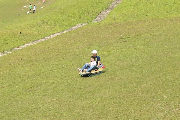 【台北旅遊】木柵福德坑親子滑草、深坑老街一日遊