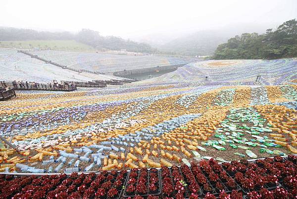 【台北旅遊】星空草原-寶特瓶也能成藝術品的親子景點