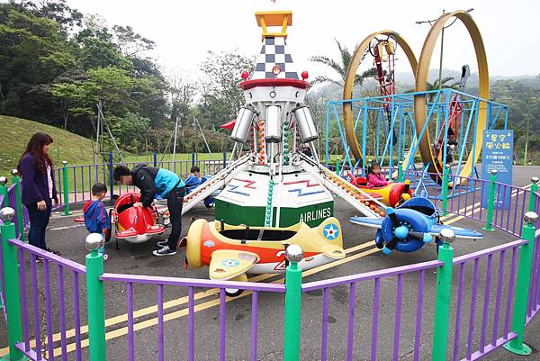 【台北旅遊】星空草原-寶特瓶也能成藝術品的親子景點