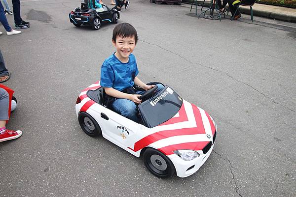 【台北旅遊】星空草原-寶特瓶也能成藝術品的親子景點
