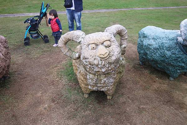 【台北旅遊】星空草原-寶特瓶也能成藝術品的親子景點