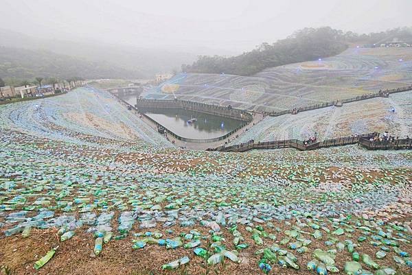 【台北旅遊】星空草原-寶特瓶也能成藝術品的親子景點