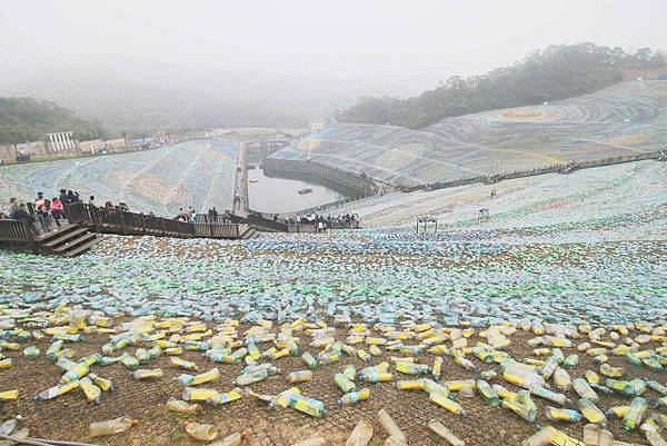 【台北旅遊】星空草原-寶特瓶也能成藝術品的親子景點
