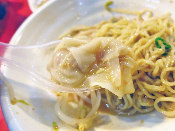【蘆洲美食】小林紅油抄手-55元就能吃到抄手麵
