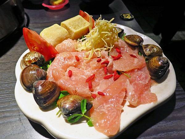 【蘆洲餐廳】川之流涮涮鍋-火烤兩吃火鍋店