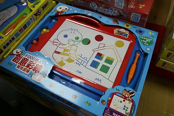 【比網路書店更便宜】暢銷新書、兒童書、工具書全面下殺６９折，流行背包、後背包全面下殺３折起。新竹活力廣場特賣會