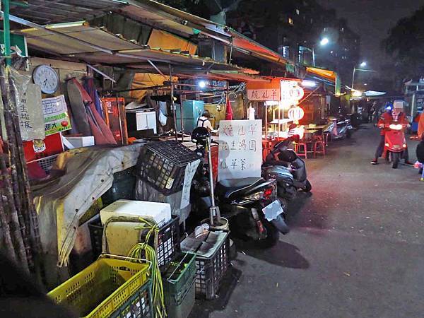 【蘆洲美食】夜市燒仙草花生湯-料爆多的巷弄美食