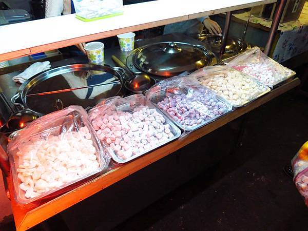 【蘆洲美食】夜市燒仙草花生湯-料爆多的巷弄美食