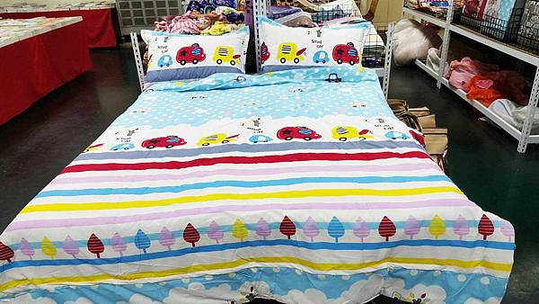 【比網路書店更便宜】暢銷新書、兒童書、工具書全面下殺６９折，流行背包、後背包全面下殺３折起。新竹活力廣場特賣會