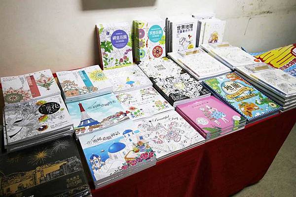 【比網路書店更便宜】暢銷新書、兒童書、工具書全面下殺６９折，流行背包、後背包全面下殺３折起。新竹活力廣場特賣會