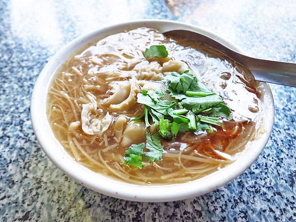 【蘆洲美食】九芎街蚵仔麵線-特殊的胡椒烏醋口味麵線