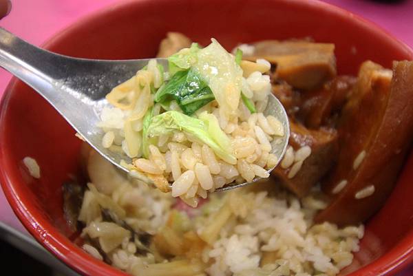 【桃園美食】台北永康豬腳爌肉-軟嫩的豬腳腿庫飯