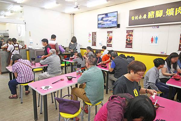 【桃園美食】台北永康豬腳爌肉-軟嫩的豬腳腿庫飯