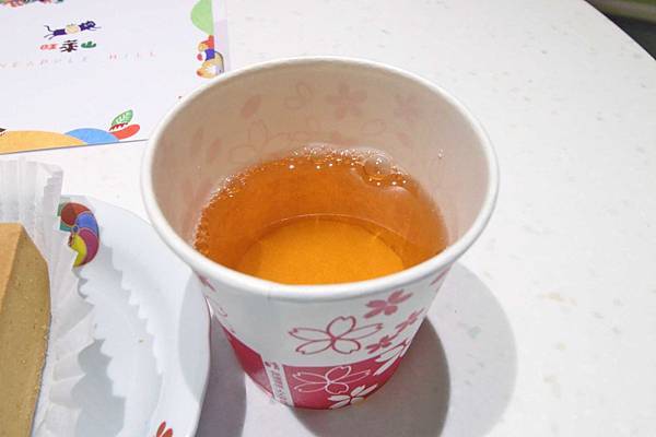 【台北伴手禮美食】旺萊山鳳梨酥-1顆鳳梨只能做4顆鳳梨酥-免費試吃整顆鳳梨酥