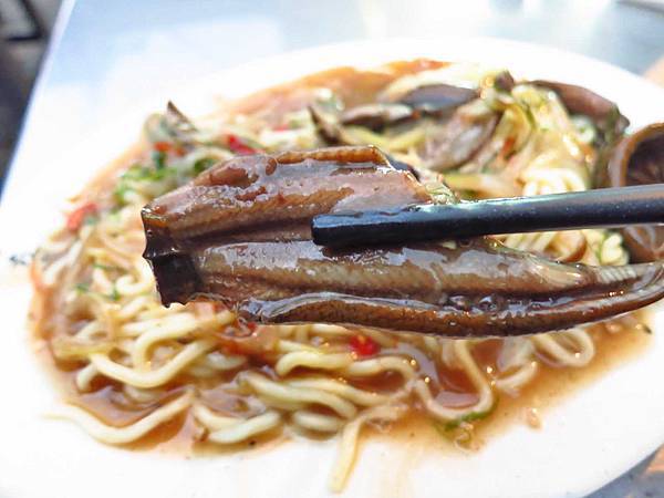 【台北美食】大橋頭阿寶師台東鱔魚麵-大火快炒好吃的鱔魚麵
