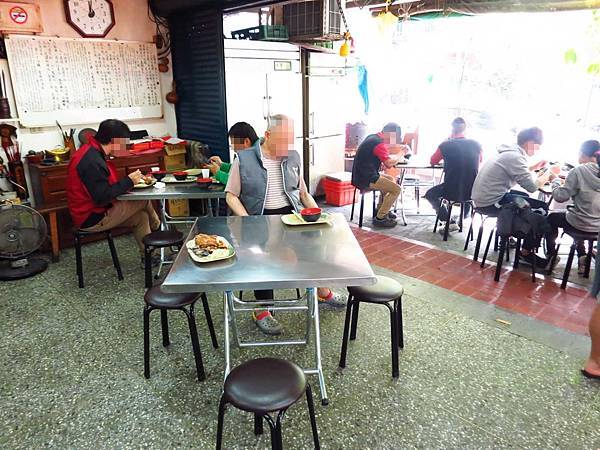 【新莊美食】信德外送便當-外酥內嫩的超厚實雞腿