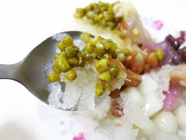 【台北萬華美食】龍都冰果専業家-超豐富八寶挫冰