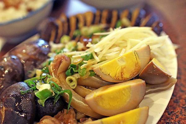 【桃園餐廳】四五六年級吃喝小館-中壢懷舊主題餐廳，打造復古氣息