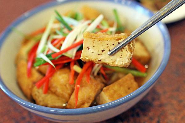 【桃園餐廳】四五六年級吃喝小館-中壢懷舊主題餐廳，打造復古氣息