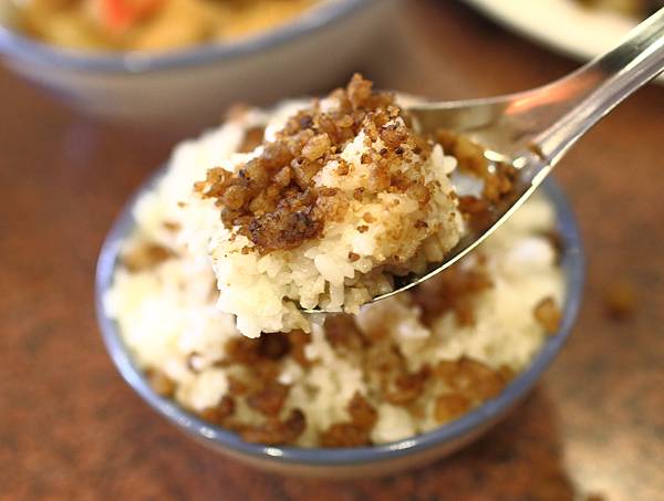 【桃園餐廳】四五六年級吃喝小館-中壢懷舊主題餐廳，打造復古氣息