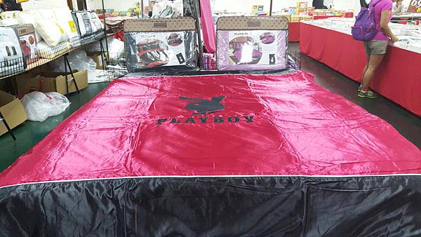 【比網路書店更便宜】暢銷新書、兒童書、工具書全面下殺６９折，流行背包、後背包全面下殺３折起。新竹活力廣場特賣會