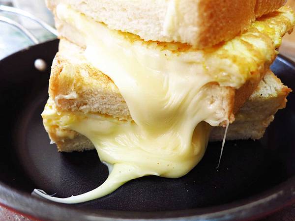 【桃園美食】職人炭烤吐司-超級爆漿起士炭烤吐司