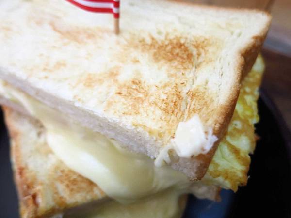 【桃園美食】職人炭烤吐司-超級爆漿起士炭烤吐司