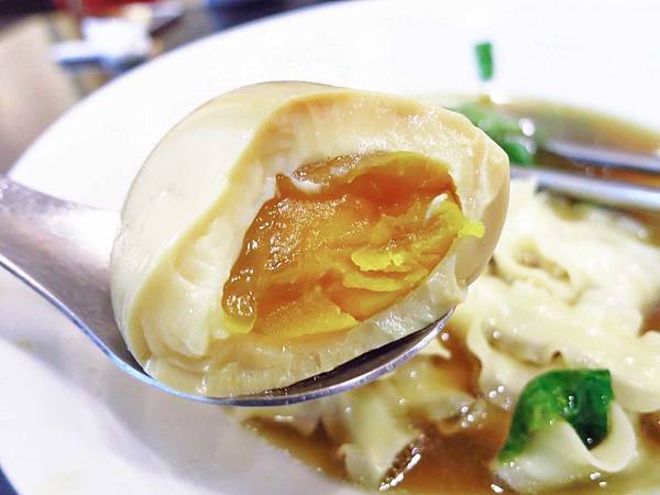 【永和美食】吃吃吃麵飯館-隱藏在巷弄的美食餐廳