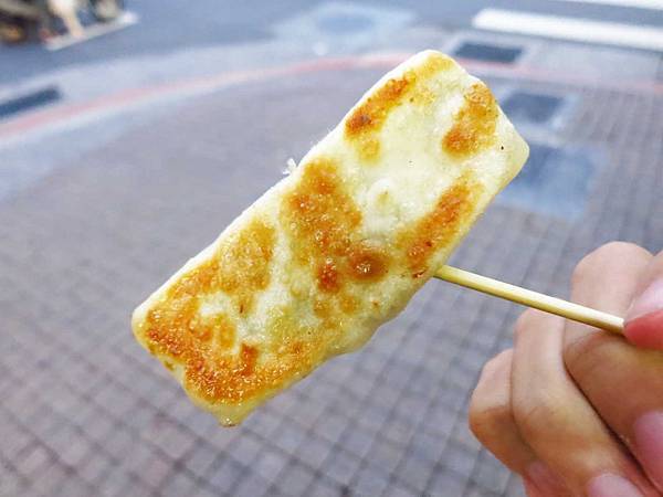 【台北美食】重慶北路鍋貼小吃-10個30元的鍋貼