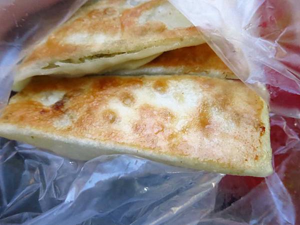 【台北美食】重慶北路鍋貼小吃-10個30元的鍋貼