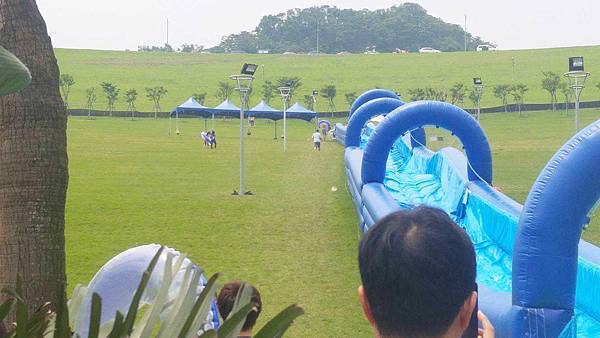 【台北旅遊】星空草原-寶特瓶也能成藝術品的親子景點