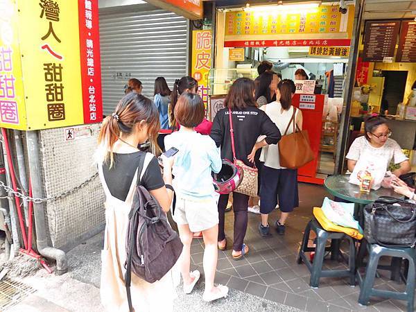 【台北美食】脆皮鮮奶甜甜圈-台灣創新口味甜甜圈