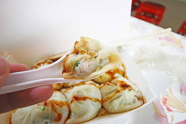 【新竹美食】皇膳湯包-皮薄的爆漿小籠包