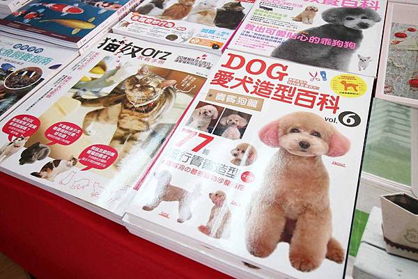 【比網路書店更便宜】暢銷新書、兒童書、工具書全面下殺６９折，流行背包、後背包全面下殺１折起。苗栗竹南特賣會