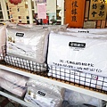 【比網路書店更便宜】暢銷新書、兒童書、工具書全面下殺６９折，流行背包、後背包全面下殺１折起。苗栗竹南特賣會
