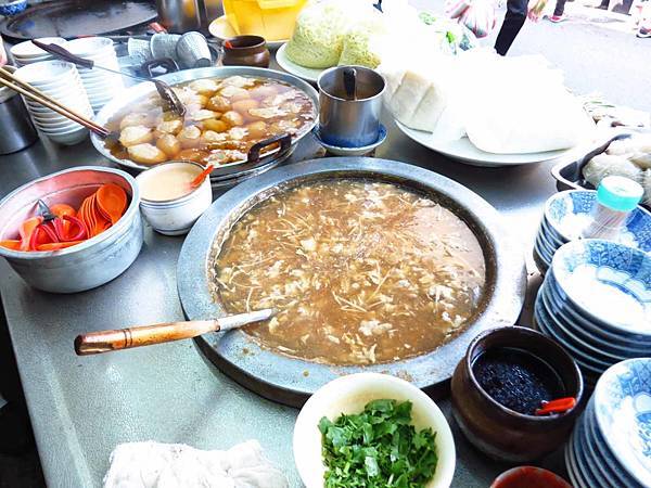 【板橋美食】興隆菜市場肉圓-江子翠捷運站便宜又好吃的肉圓