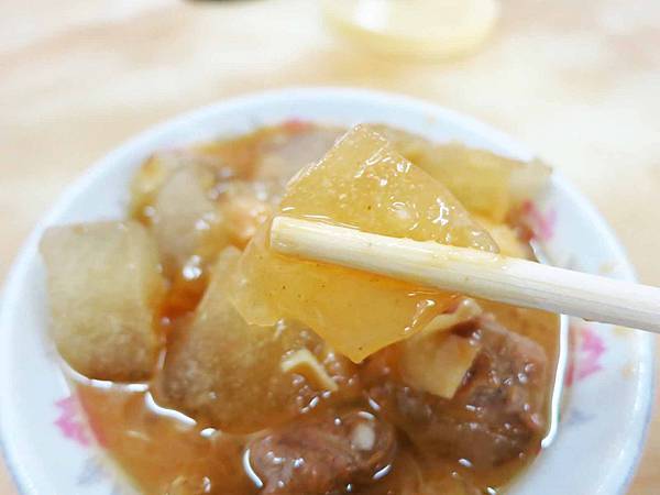 【板橋美食】興隆菜市場肉圓-江子翠捷運站便宜又好吃的肉圓