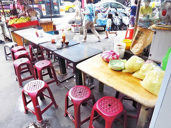 【板橋美食】邱家肉羹油飯-黃石市場祖傳三代老店的美味