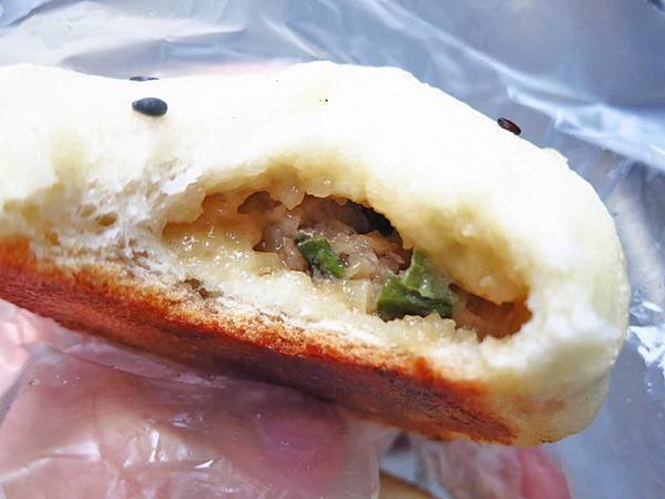 【蘆洲美食】港式阿郎鮮肉包-皮薄餡多會爆漿的水煎包