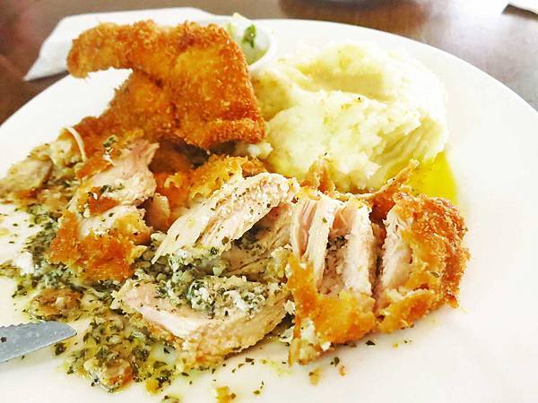 【桃園餐廳】李西餐廳caf'e de M&L-無招牌低調的爆漿炸雞