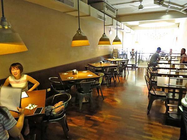 【桃園餐廳】李西餐廳caf'e de M&L-無招牌低調的爆漿炸雞