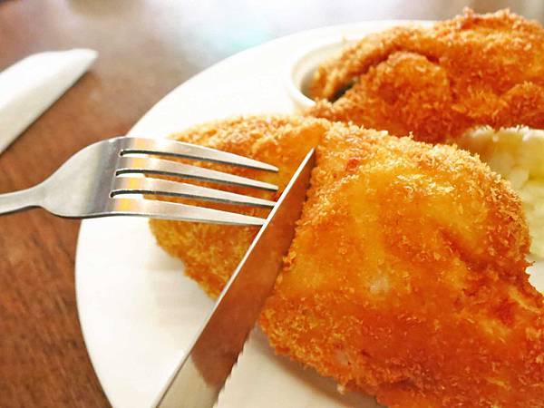 【桃園餐廳】李西餐廳caf'e de M&L-無招牌低調的爆漿炸雞